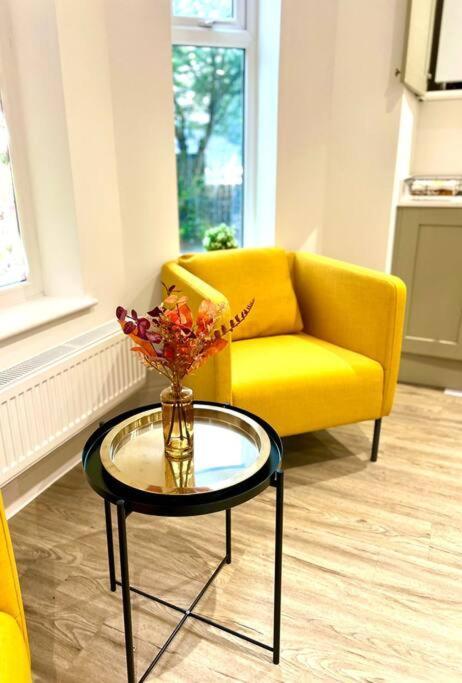 Brand New Apt - Beach Breeze Spacious 1-Bedroom Apartment With Parking - Sleeps 4 Ppl- Internet Bournemouth Exteriér fotografie