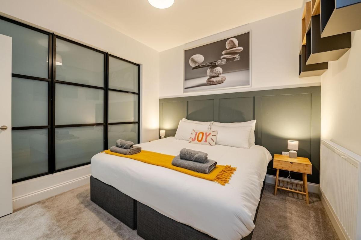 Brand New Apt - Beach Breeze Spacious 1-Bedroom Apartment With Parking - Sleeps 4 Ppl- Internet Bournemouth Exteriér fotografie