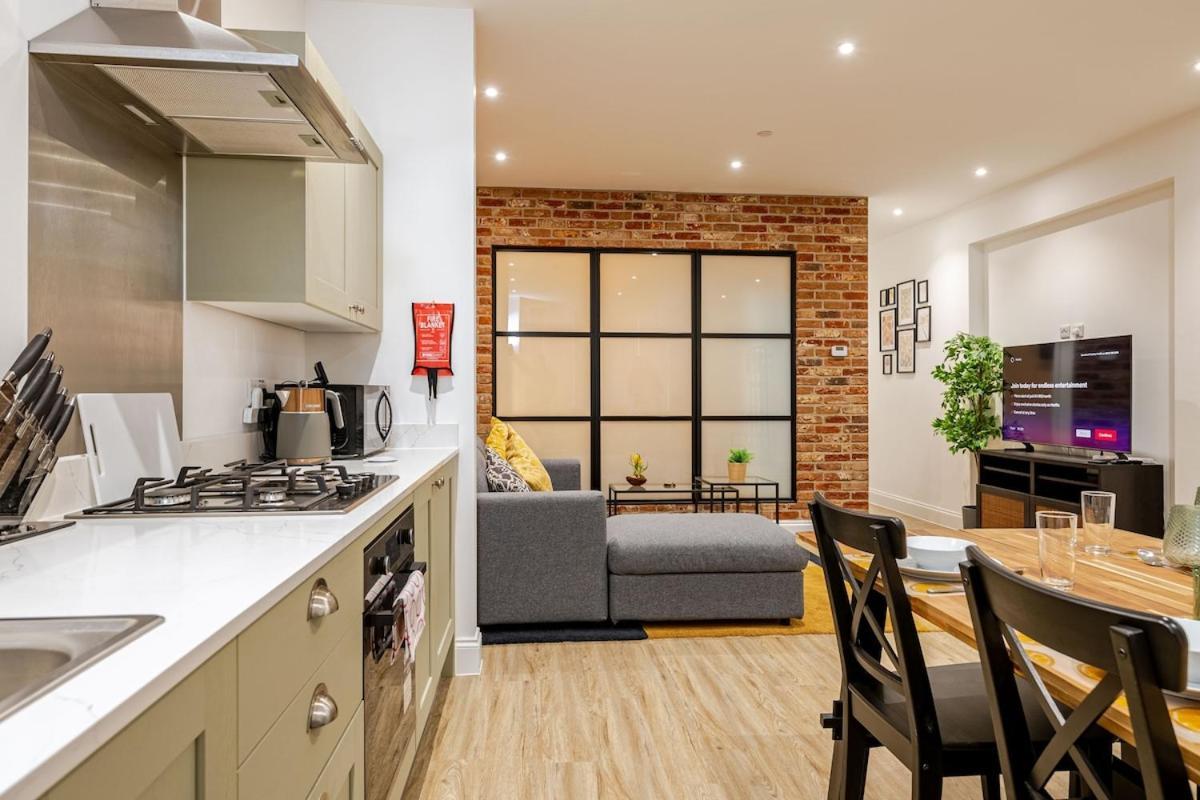 Brand New Apt - Beach Breeze Spacious 1-Bedroom Apartment With Parking - Sleeps 4 Ppl- Internet Bournemouth Exteriér fotografie