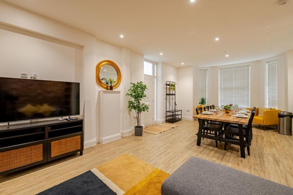 Brand New Apt - Beach Breeze Spacious 1-Bedroom Apartment With Parking - Sleeps 4 Ppl- Internet Bournemouth Exteriér fotografie
