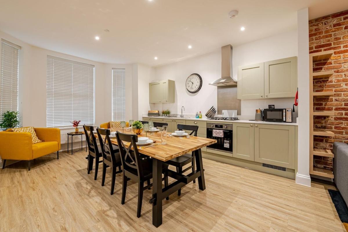 Brand New Apt - Beach Breeze Spacious 1-Bedroom Apartment With Parking - Sleeps 4 Ppl- Internet Bournemouth Exteriér fotografie
