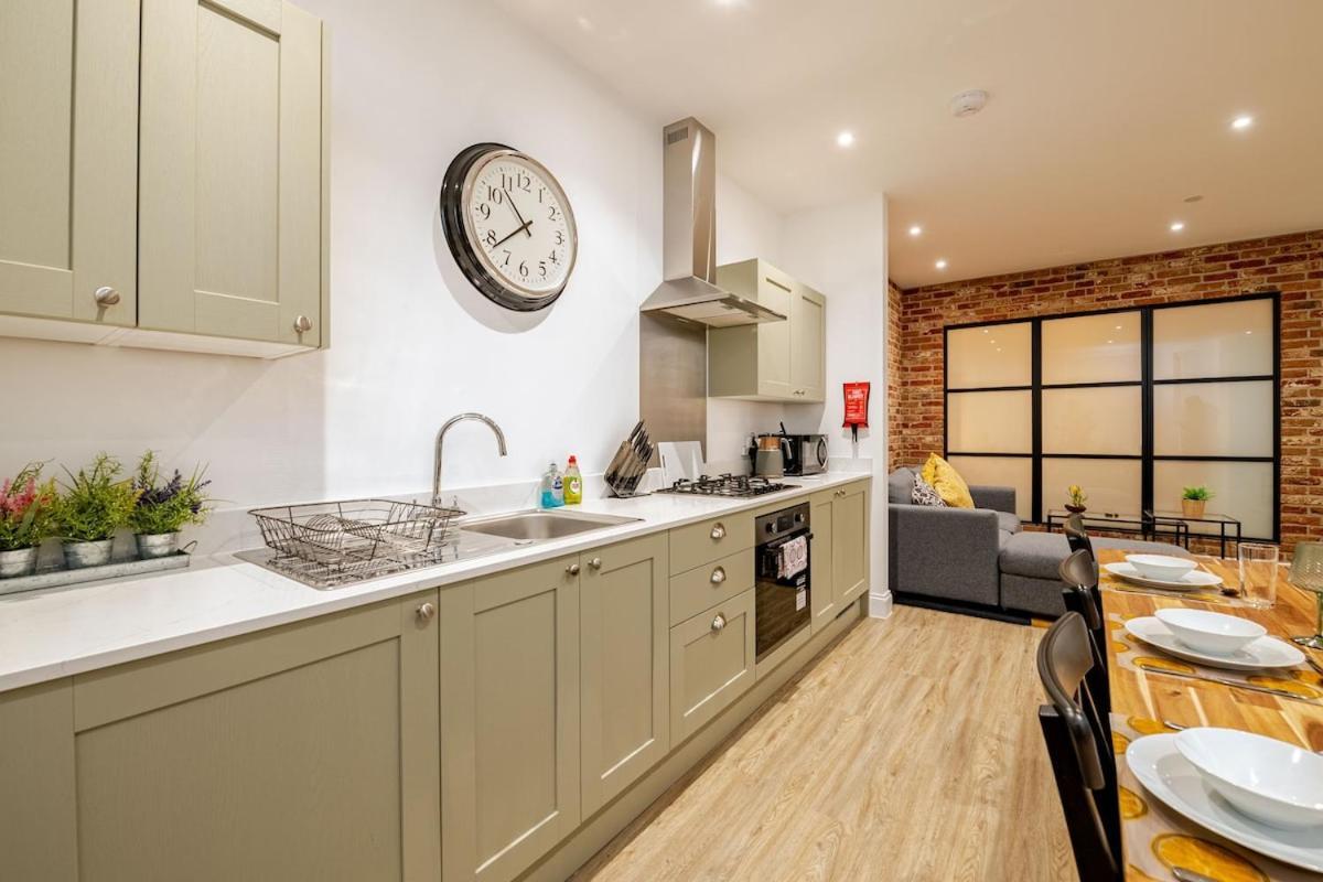 Brand New Apt - Beach Breeze Spacious 1-Bedroom Apartment With Parking - Sleeps 4 Ppl- Internet Bournemouth Exteriér fotografie