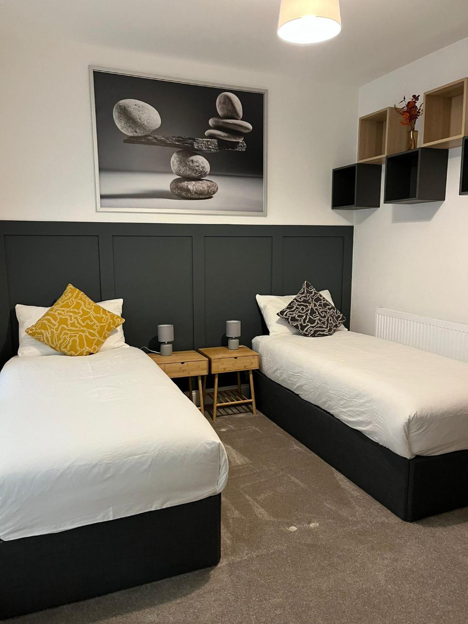 Brand New Apt - Beach Breeze Spacious 1-Bedroom Apartment With Parking - Sleeps 4 Ppl- Internet Bournemouth Exteriér fotografie