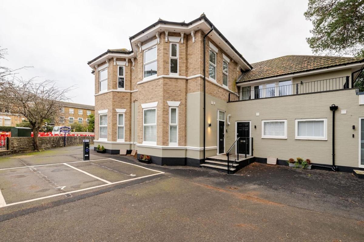 Brand New Apt - Beach Breeze Spacious 1-Bedroom Apartment With Parking - Sleeps 4 Ppl- Internet Bournemouth Exteriér fotografie