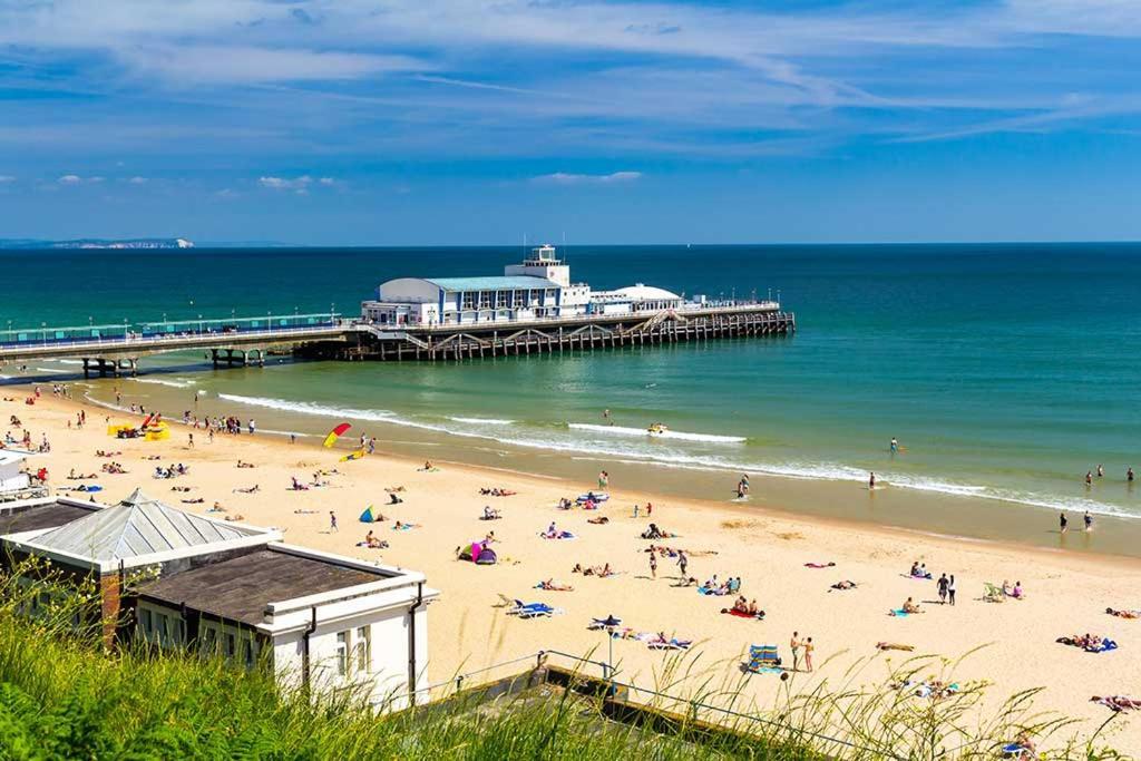 Brand New Apt - Beach Breeze Spacious 1-Bedroom Apartment With Parking - Sleeps 4 Ppl- Internet Bournemouth Exteriér fotografie