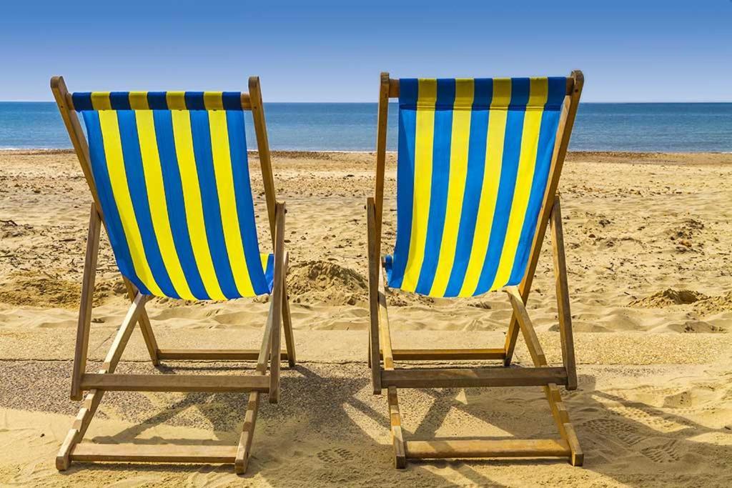 Brand New Apt - Beach Breeze Spacious 1-Bedroom Apartment With Parking - Sleeps 4 Ppl- Internet Bournemouth Exteriér fotografie